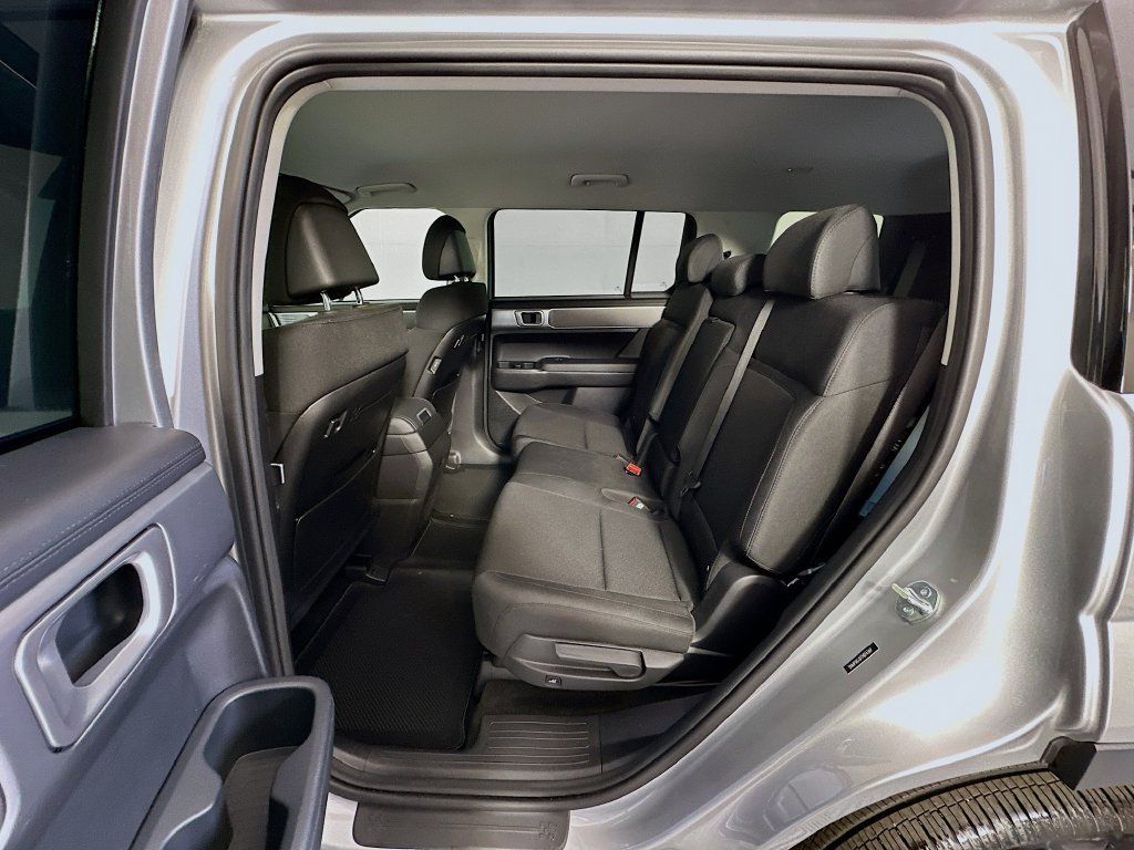 Certified 2026 Hyundai Santa Fe SE FWD image 23