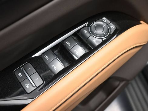 Used 2021 Cadillac Escalade Sport w/ Driver Assist Tech Package AWD/4WD image 18