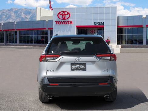 Used 2025 Toyota RAV4 XSE image 4