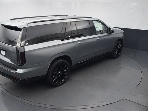 New 2026 Cadillac Escalade ESV Platinum Sport w/ LPO, ONYX Package AWD/4WD image 48
