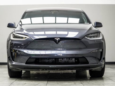 Used 2022 Tesla Model X image 9