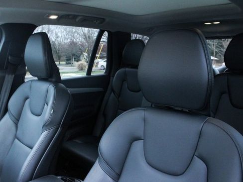 Used 2025 Volvo XC90 B5 Core image 14