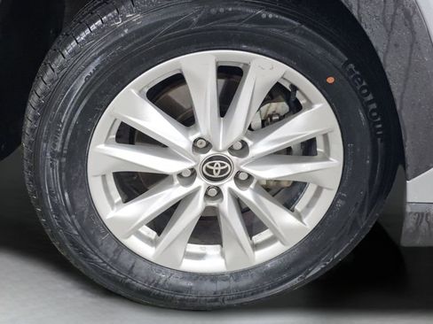 Certified 2024 Toyota Corolla Cross LE image 18