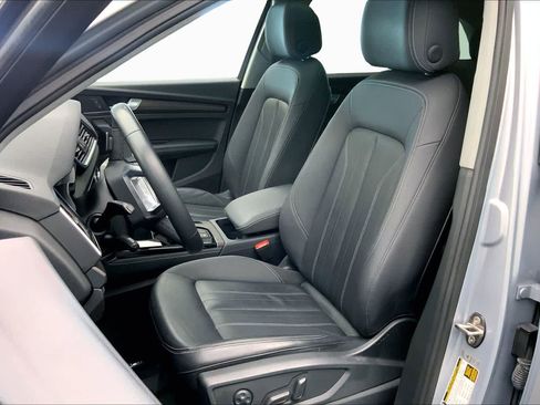 Used 2021 Audi Q5 2.0T Premium Plus w/ Premium Plus Package AWD/4WD image 8