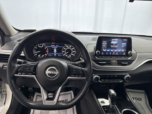 Used 2023 Nissan Altima 2.5 SR image 9