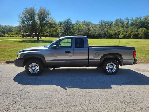 Used 2006 Dodge Dakota ST image 2