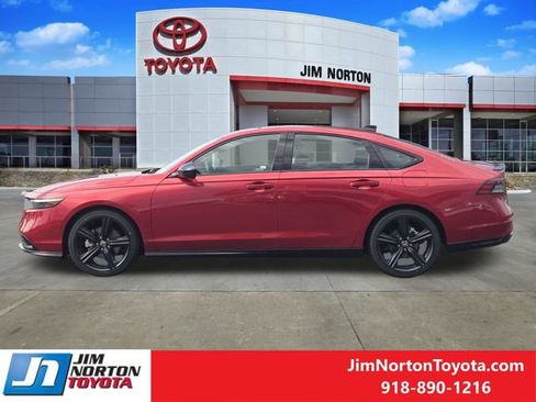 Used 2024 Honda Accord Sport image 4