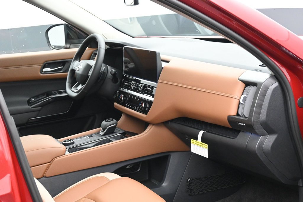 New 2026 Nissan Pathfinder Platinum AWD/4WD image 6