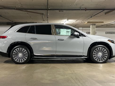 New 2025 Mercedes-Benz Maybach EQS 680 4MATIC image 7