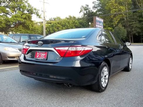 Used 2017 Toyota Camry LE FWD image 4