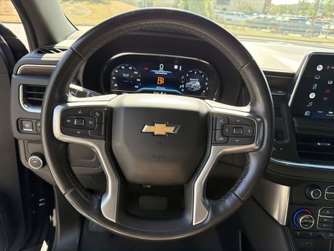 Used 2022 Chevrolet Suburban LT image 25