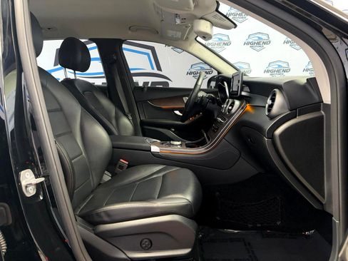 Used 2019 Mercedes-Benz GLC 300 4MATIC image 23