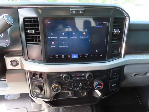 Used 2025 Ford F250 XLT w/ Black Appearance Package AWD/4WD image 35
