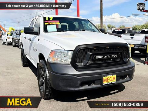 Used 2017 RAM 1500 4x4 Crew Cab image 5