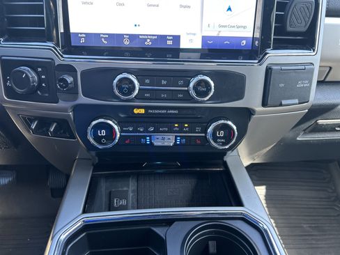 Used 2022 Ford F250 Lariat w/ Black Appearance Package image 28