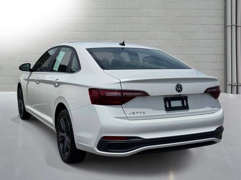 Used 2023 Volkswagen Jetta SE FWD image 7