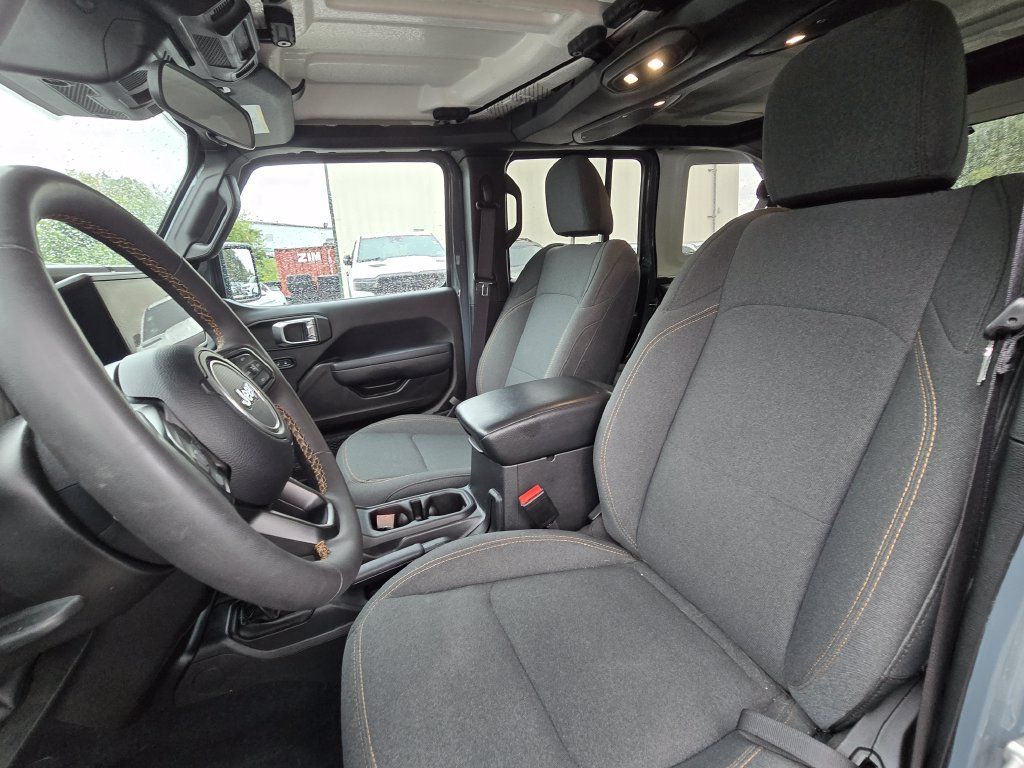 Used 2024 Jeep Wrangler Unlimited w/ Convenience Group AWD/4WD image 20