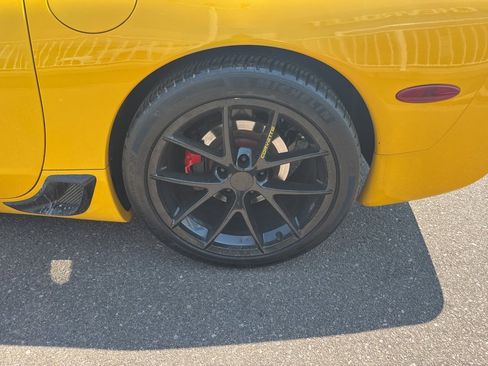 Used 2003 Chevrolet Corvette Z06 w/ Memory Package, 3 Drivers image 8