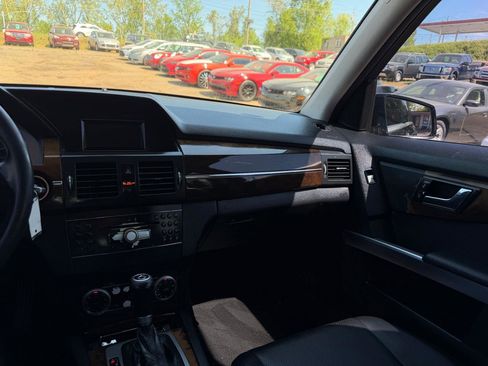 Used 2010 Mercedes-Benz GLK 350 2WD image 21