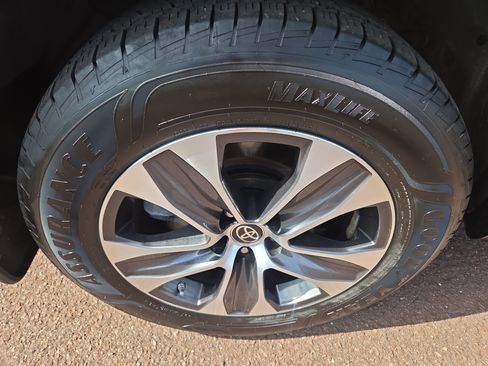 Certified 2022 Toyota Highlander XLE image 10