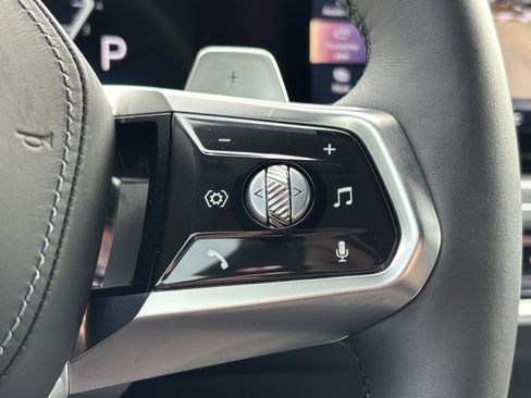 Certified 2025 BMW 760i xDrive w/ Executive Package image 20