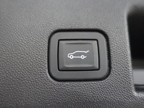 Used 2024 Chevrolet Equinox LT FWD image 22
