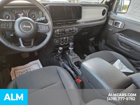 Used 2025 Jeep Wrangler Unlimited Sport AWD/4WD image 7