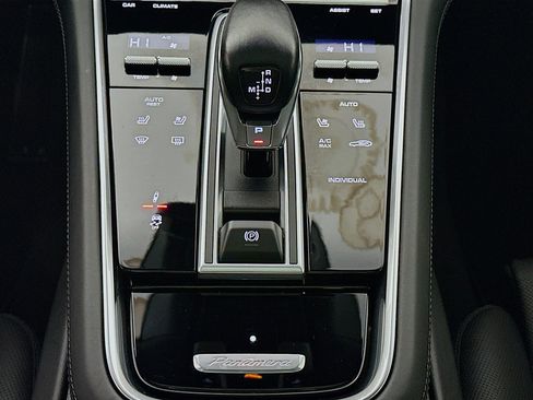 Used 2023 Porsche Panamera 4 Platinum Edition image 14
