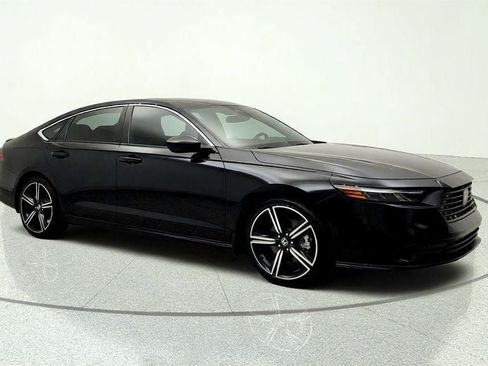 Used 2024 Honda Accord Sport image 3
