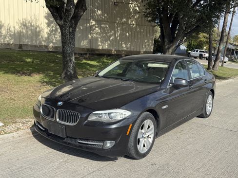 Used 2013 BMW 528i xDrive Sedan image 4
