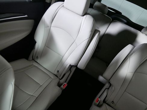 Used 2020 Buick Enclave Premium w/ Sun and Sites Package image 12