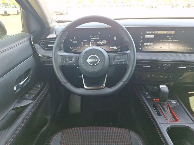 Used 2025 Nissan Kicks SR w/ Illumination Package FWD image 13