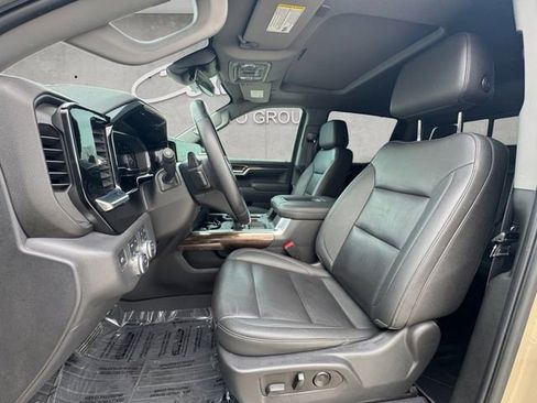 Used 2022 GMC Sierra 1500 Elevation w/ Elevation Premium Package image 19