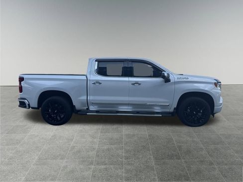 Used 2023 Chevrolet Silverado 1500 High Country w/ Technology Package image 7