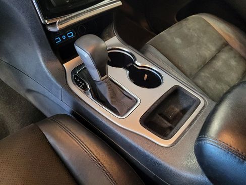 Used 2019 Jeep Grand Cherokee Laredo w/ Laredo X Package image 26