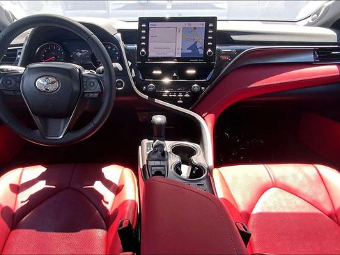 Used 2022 Toyota Camry XSE FWD image 10