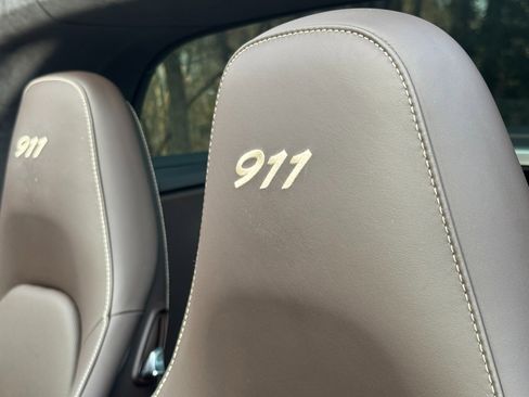 Used 2019 Porsche 911 image 39