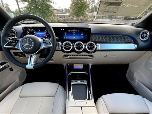 Used 2025 Mercedes-Benz GLB 250 image 5