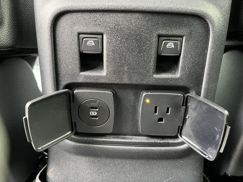 Used 2024 Ford Bronco Badlands image 27