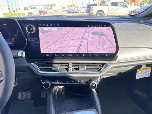 New 2026 Chevrolet Equinox EV LT image 18