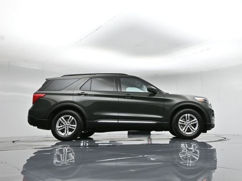 Certified 2022 Ford Explorer XLT image 53