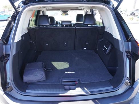 Certified 2023 Nissan Rogue SV w/ SV Premium B Package FWD image 8