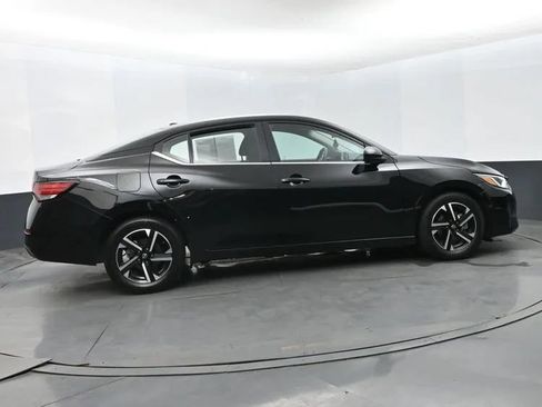 Used 2025 Nissan Sentra SV FWD image 4