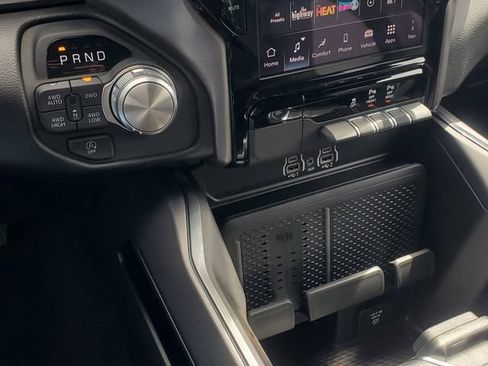New 2026 RAM 1500 Laramie AWD/4WD image 13