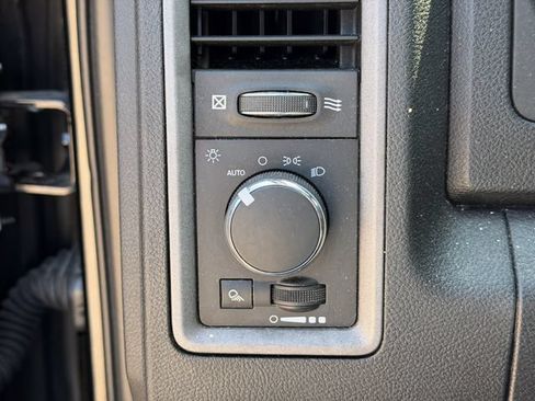 Used 2021 RAM 1500 Tradesman w/ Chrome Plus Package RWD image 8