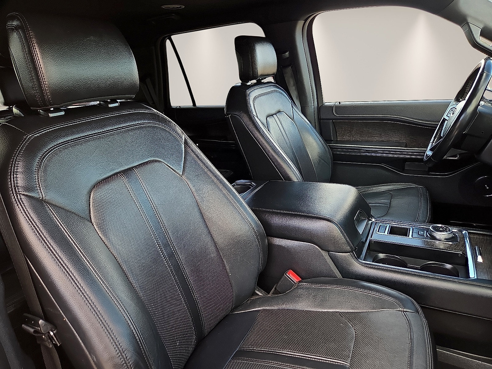 Used 2019 Ford Expedition Limited RWD image 8