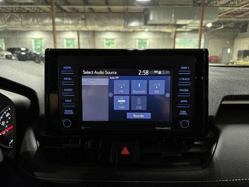 Used 2021 Toyota RAV4 LE w/ Carpet Mat Package (TMS) AWD/4WD image 20