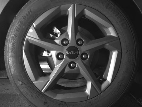 Used 2025 Kia K4 FWD image 14