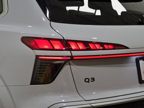 New 2026 Audi Q3 quattro 2.0T AWD/4WD image 35