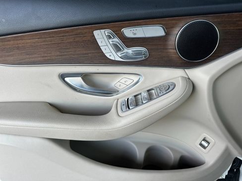 Certified 2022 Mercedes-Benz GLC 300 image 12